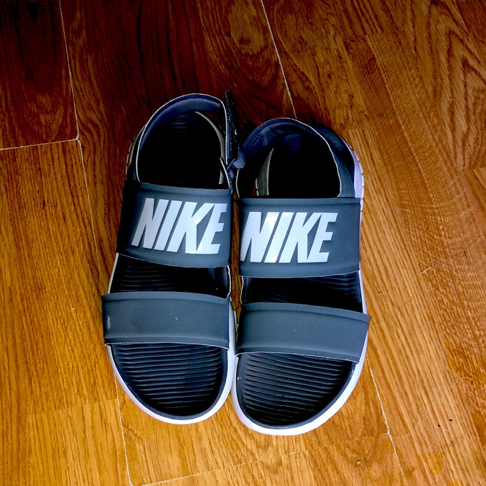 Nike sandals size 9
